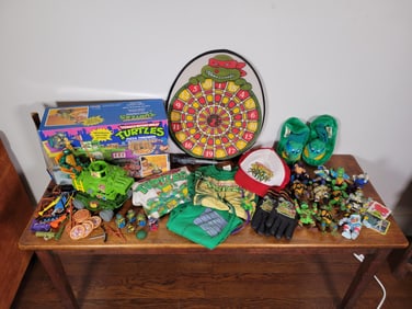Lot of Vintage TMNT Teenage Mutant Ninja Turtles Toys & Accessories