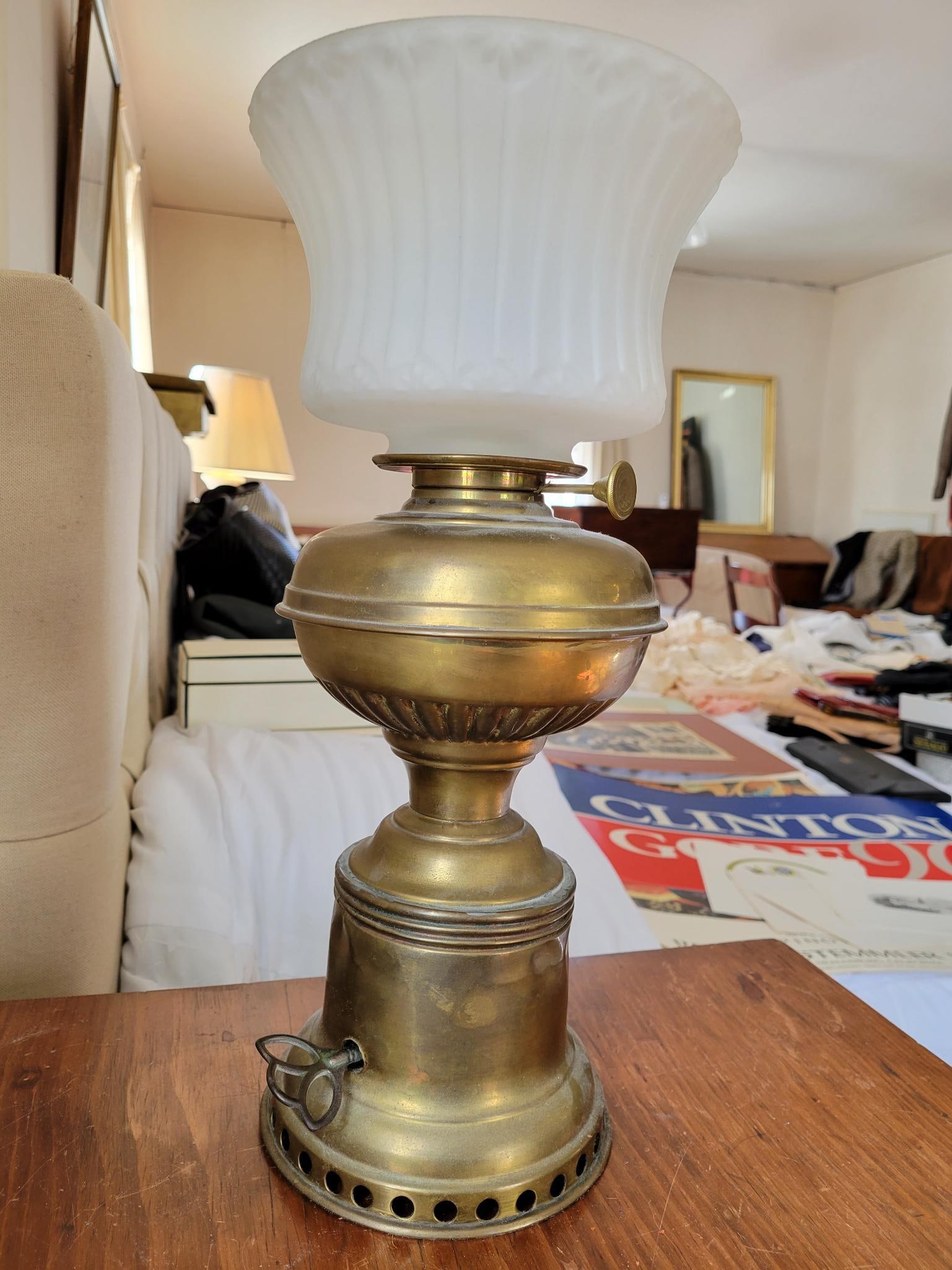 Antique Early 20th C. Wanzer Mechanical Clockwork Oil Lamp (1 of 16)