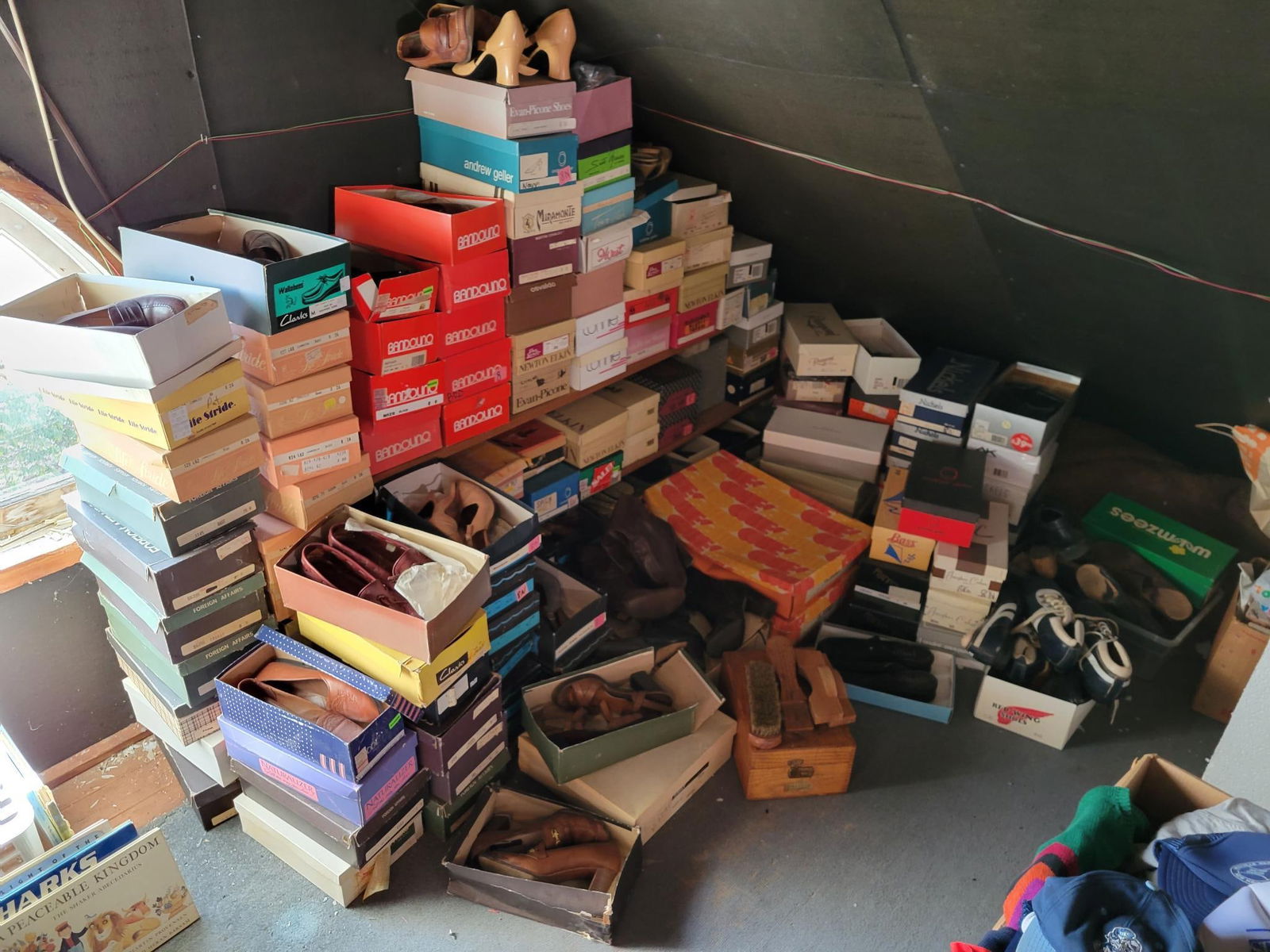 HUGE Estate Found Shoes - Attic Finds! (1 of 15)