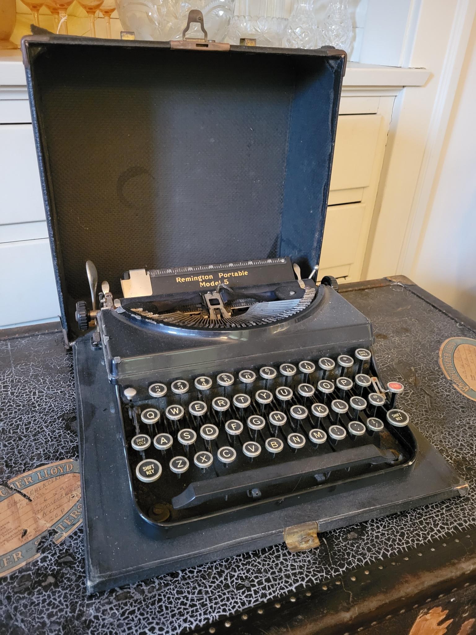 Antique Remington Portable Typewriter Model 5 (1 of 14)