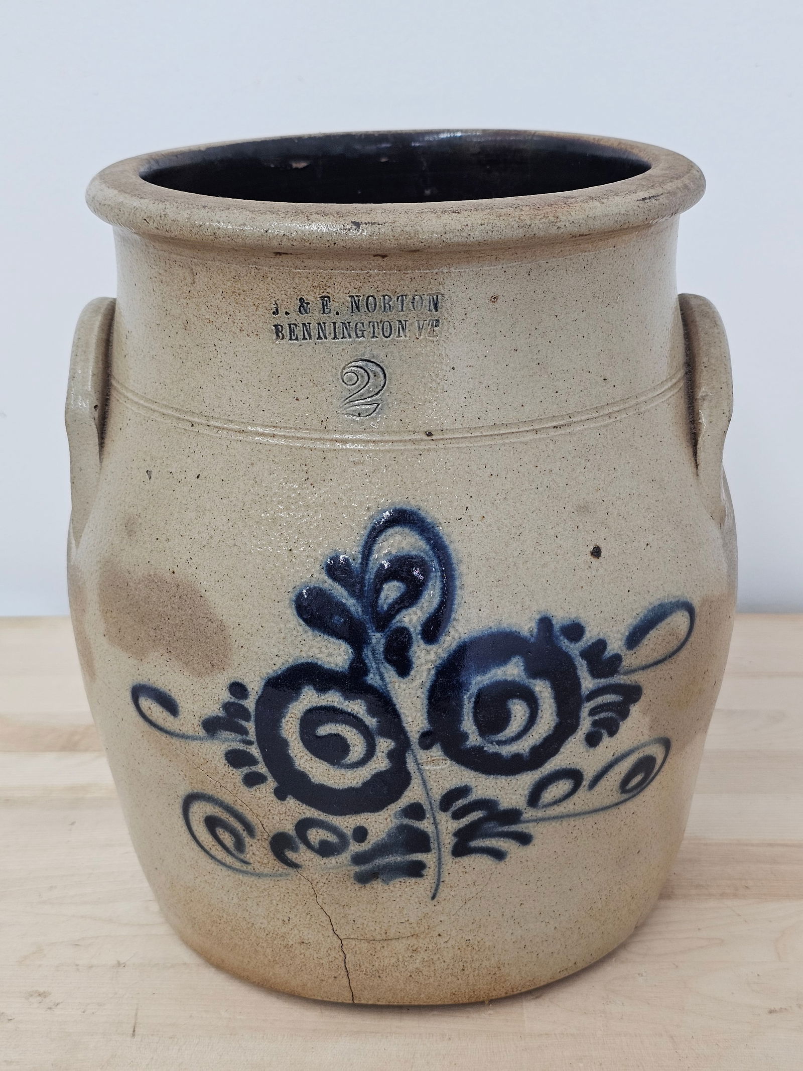 Antique J & E Norton Bennington VT Cobalt Floral Decorated Stoneware Crock (1 of 17)