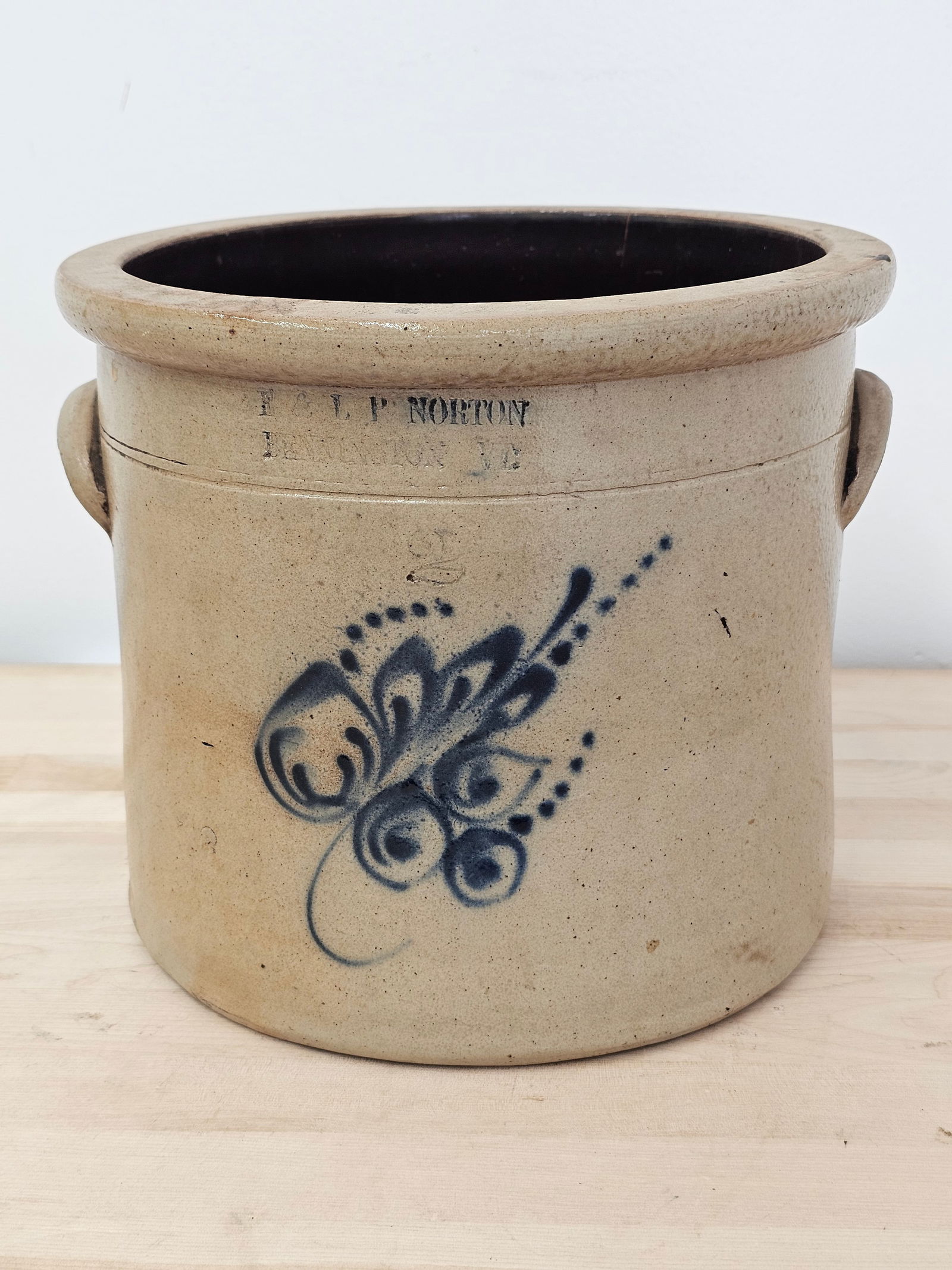 19th C. "E & L P Norton Bennington VT" Cobalt Decorated Stoneware Crock (1 of 14)