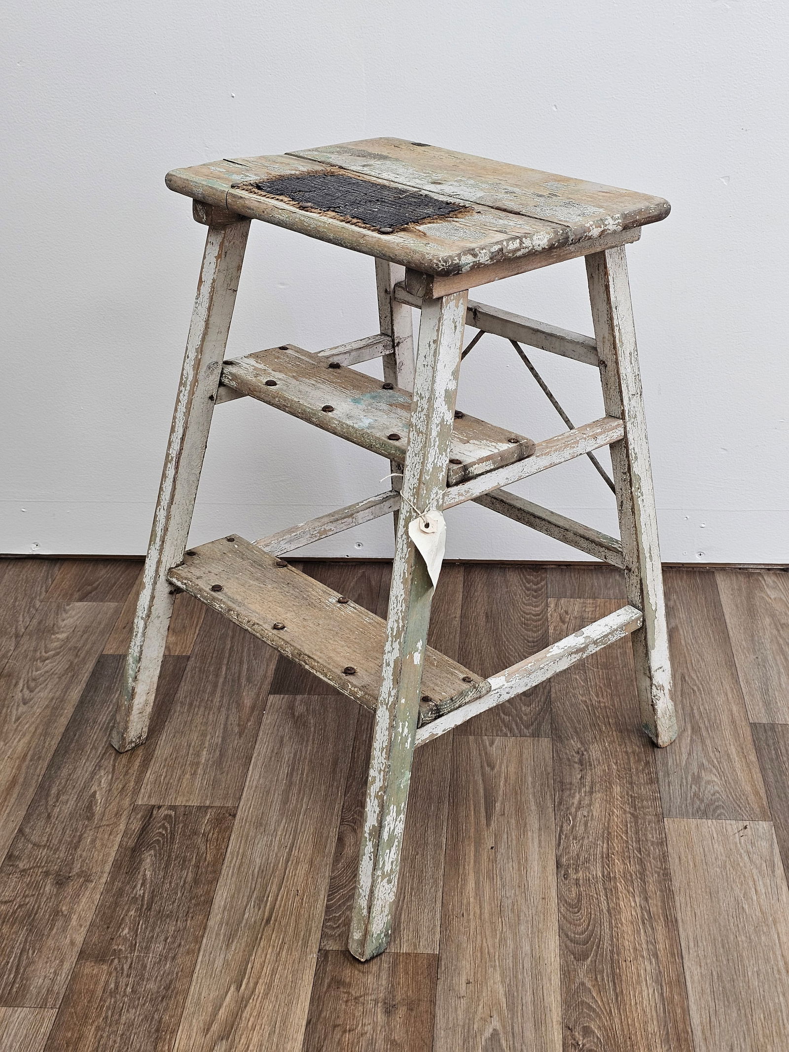 Antique Rustic Farmhouse White Wash Painted Step Ladder (1 of 10)