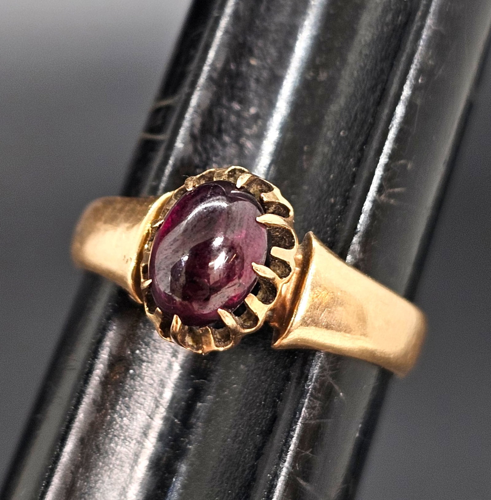 Vintage 10K Yellow Gold & Red Tourmaline Cabochon Ring: Details: Ring appearing antique / vintage in age Material: 10k Yellow GoldBrand/Designer: Unknown / UnmarkedCondition: Good vintage condition, showing ware and marks consisten