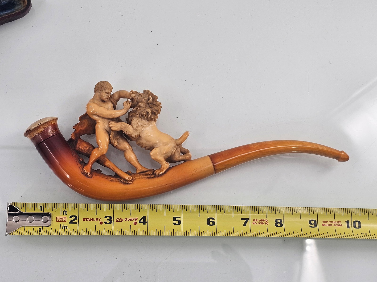 Intricately Carved 19th C. Hercules & Lion Carved Meerschaum Pipe - 5