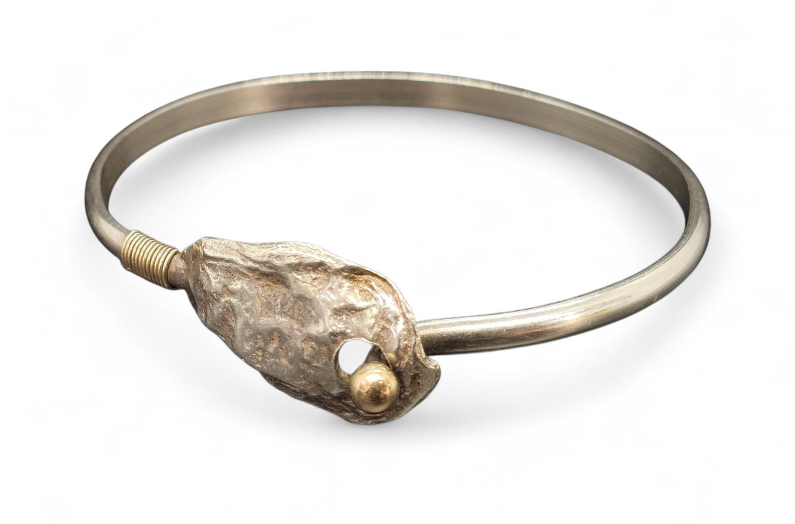 Vintage Sterling Silver Nautical Themed Bracelet - Cap Code Oyster & Pearl: Details: The bracelet features a unique clasp consisting of a oyster shell, and a "Gold" pearl. Material: .925 Sterling SilverBrand/Designer: Unknown / UnmarkedCondition: Very