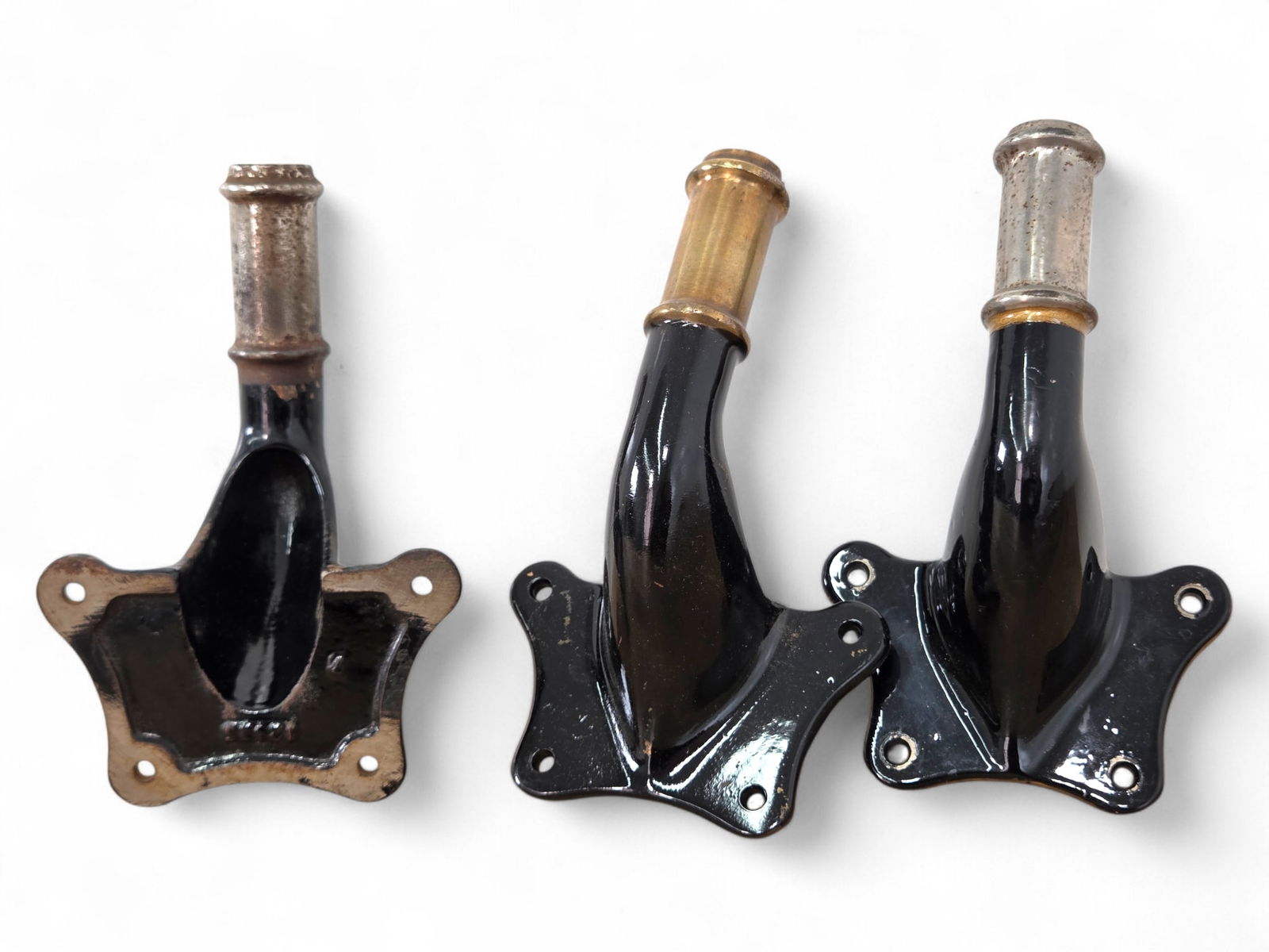 Lot of 3 Edison Cygnet Horn Back Mount Brackets: The lot includes all items shown in the photos, with the parts appearing to be original examples OR older reproduction replacement parts 