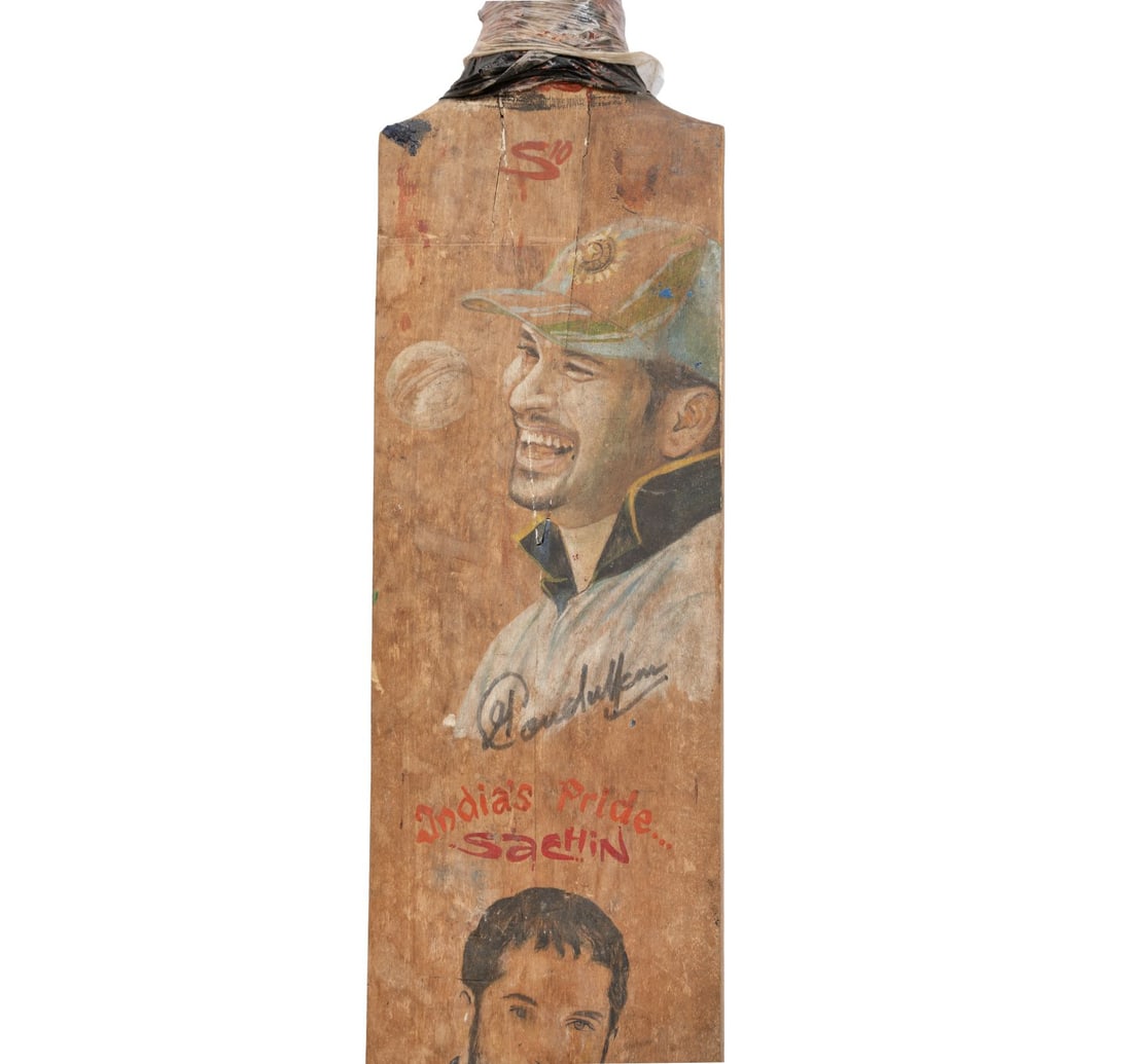 SACHIN TENDULKAR'S AUTOGRAPHED HAND-PAINTED COMMEMORATIVE BAT - 4