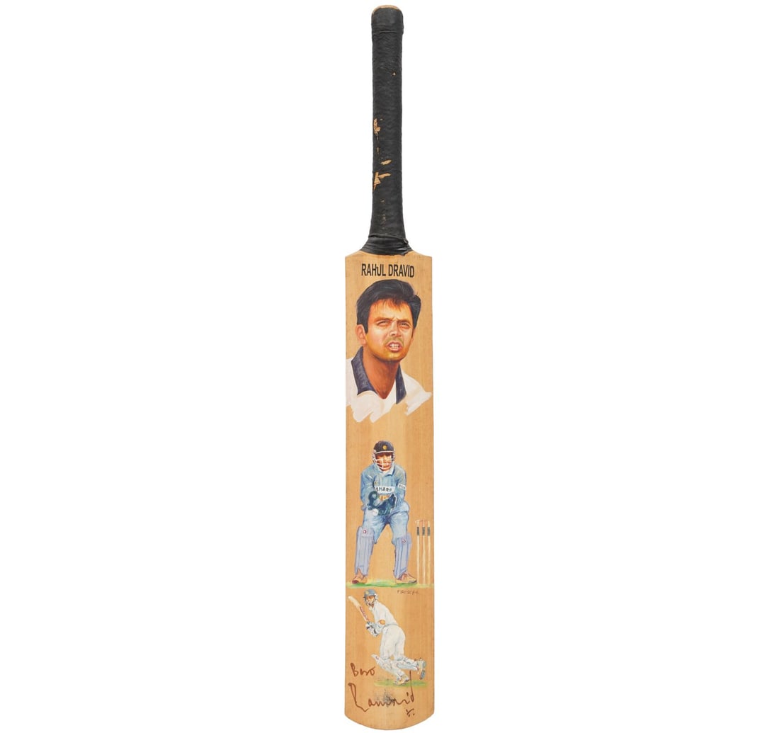 RAHUL DRAVID'S AUTOGRAPHED HAND-PAINTED COMMEMORATIVE BAT - 2