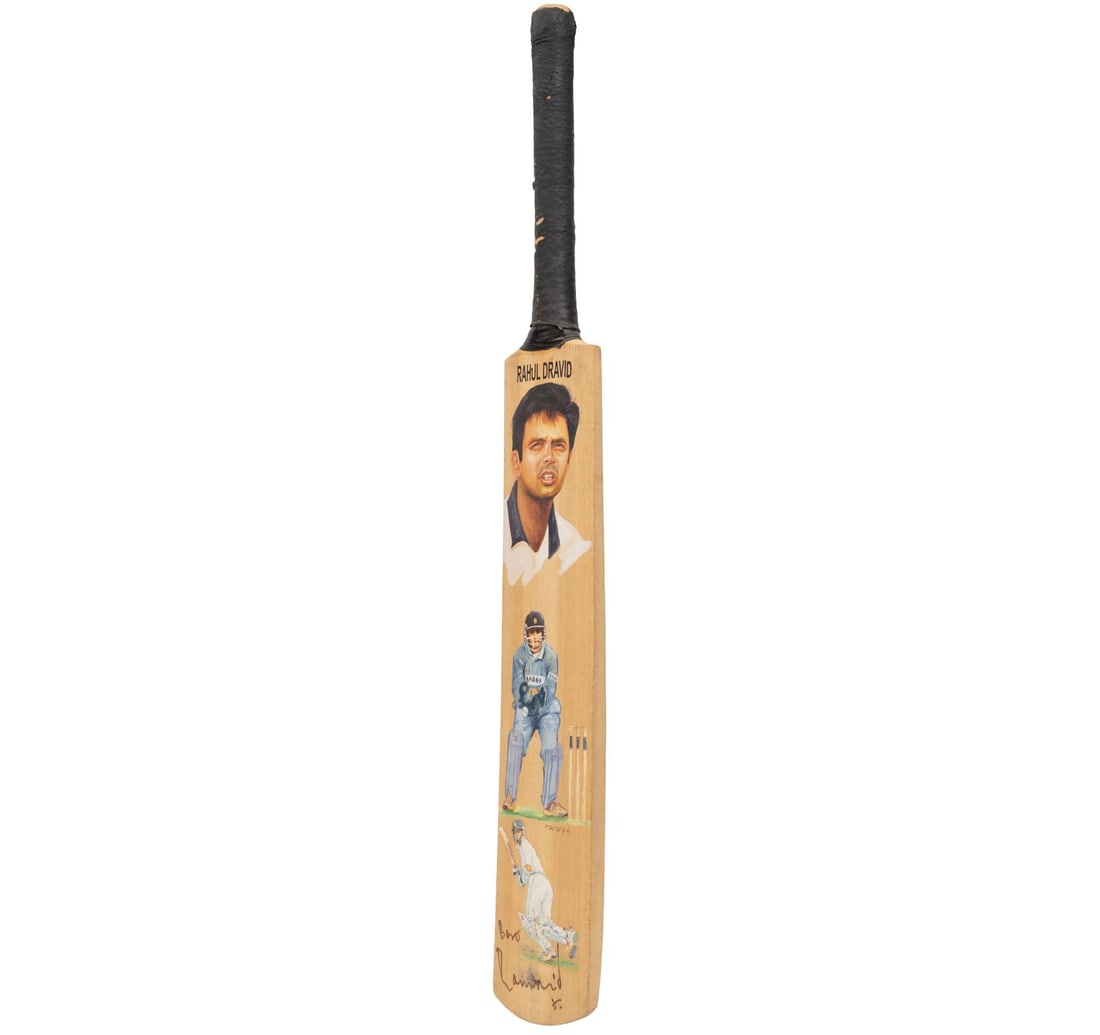 RAHUL DRAVID'S AUTOGRAPHED HAND-PAINTED COMMEMORATIVE BAT - 4