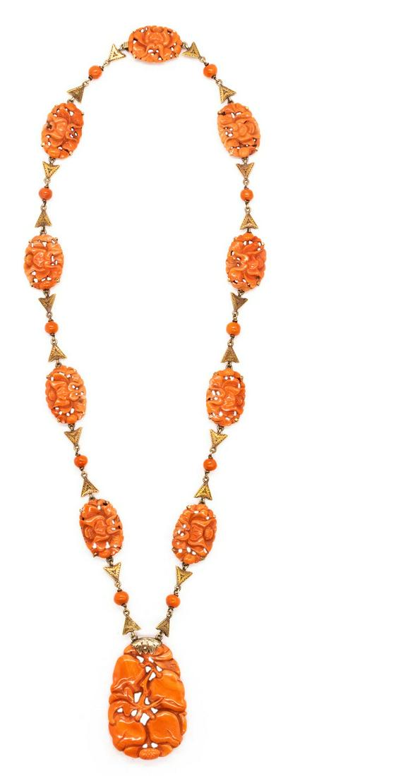 Art Deco necklace in 14k gold with carvings of natural coral (1 of 4)
