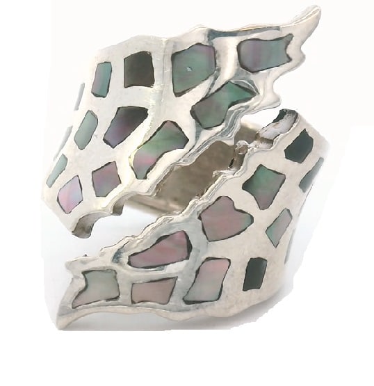 STEPHEN WEBSTER Sterling Silver Ring with Mother of Pearl: STEPHEN WEBSTER Sterling Silver Ring with grey Mother of Pearl. Ring size: 6. Total weight: 8.0 dwt.