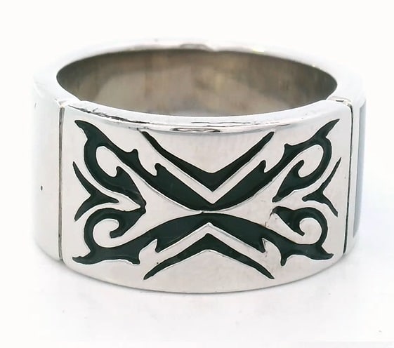 STEPHEN WEBSTER Sterling Silver Ring with Enamel: STEPHEN WEBSTER Sterling Silver Ring with Black Enamel. Ring size: 8. Total weight: 11.6 dwt.