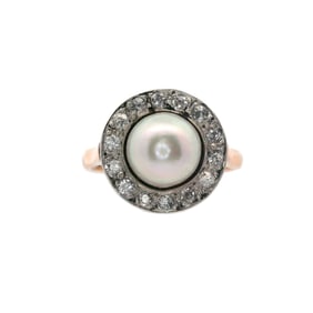 Antique 18kt Gold and Platinum ring with Diamonds and Pearl