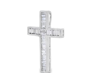 18kt white Gold Cross Pendant with Diamonds