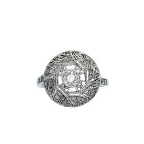 Art Deco platinum Ring with Diamonds