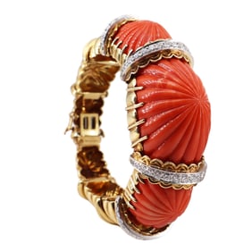 DAVID WEBB 1960 Mid-century 18k Gold Bangle Bracelet with Coral and VVS Diamonds