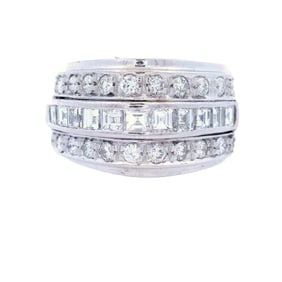 Art Deco 18kt gold Ring with 2.50 CTW in Diamonds