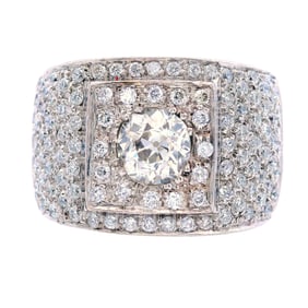 18kt Gold Ring with 0.95 Cts Old mine Diamonds.