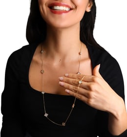 Clover 14kt yellow Gold Necklace with Mother of Pearl