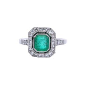 Art Deco style Platinum cocktail Ring with Emerald and Diamonds