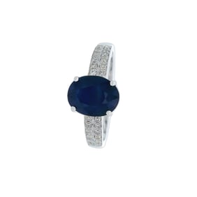14kt white Gold Ring with Blue Sapphire and Diamonds