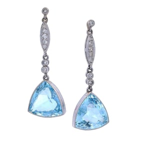 Platinum hanging Earring with Aquamarines and Diamonds