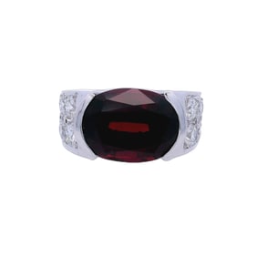 18kt Gold Cocktail Ring with Garnet and Diamonds