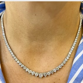 14K White Gold 14.90 Ct. Graduated Diamond Necklace