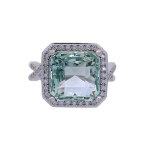 14kt white Gold Ring with Green Quartz and Diamonds