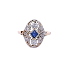 Art deco filigree Ring in 18kt gold and Platinum with Diamonds and Sapphires