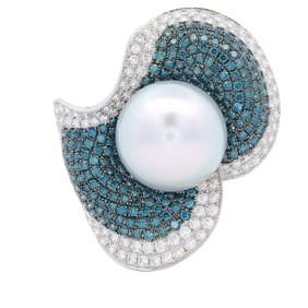 18kt Gold Ring with 2.90 CTW in Blue and white Diamonds and Pearl