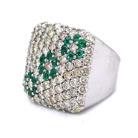 18K White Gold Diamond & Emerald Ring