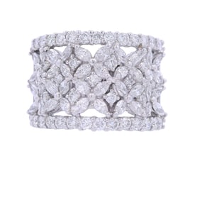 18kt white Gold Band Ring with 2.60 CTW in Diamonds