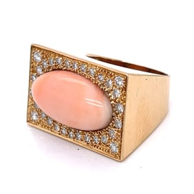 Mid-century 18K Yellow Gold Coral & Diamond Ring