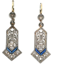 Art Deco filigree Drop Earrings in 18kt Gold and Platinum with Diamonds and Sapphires