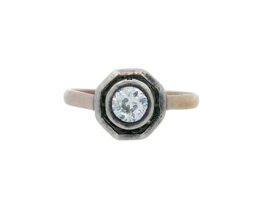 Antique Solitaire Ring in 18kt Gold with Diamond