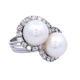 Retro Platinum Toi et Moir Ring with Diamonds and Pearls