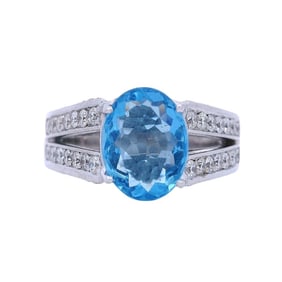 18kt white Gold Ring with Aquamarine and Diamonds