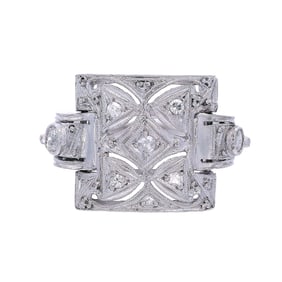 Art Deco 18kt white Gold Ring with Diamonds