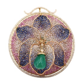 Huge 18kt yellow Gold Flower Pendant with Emerald, Sapphires and Diamonds