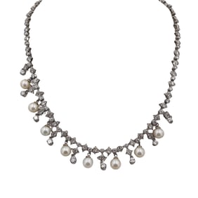 Antique Platinum Necklace with Pearls and in Diamonds