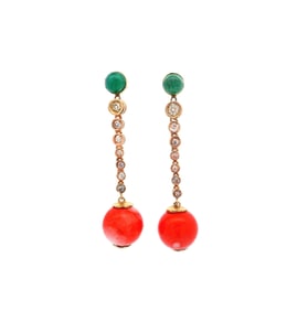 Retro 18kt Gold hanging Earrings with Diamonds, Emeralds and Coral