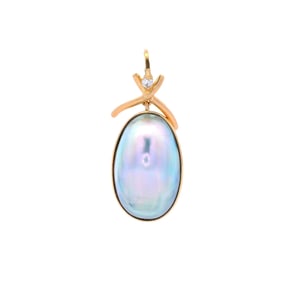 18kt yellow Gold Pendant with Mabe Pearl and Diamond