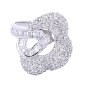 18kt white Gold Cocktail Ring with 2.20 Cts in Diamonds