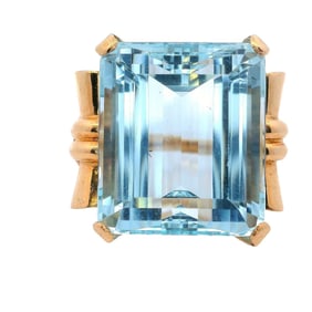 Retro 1950 Ring in 18kt yellow Gold with 25.20 Cts in Aquamarine