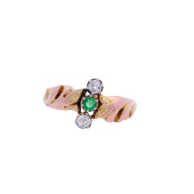 Art Nouveau 18kt yellow Gold Ring with Emerald and Diamonds