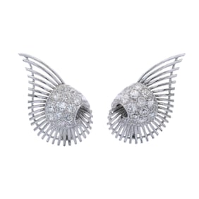 FRENCH Art Deco 18kt white Gold Clip-on Earrings with 2.60 Cts in Diamonds