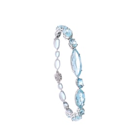 18kt white Gold Bracelet with 21.20 CTS in Brazilian Aquamarines