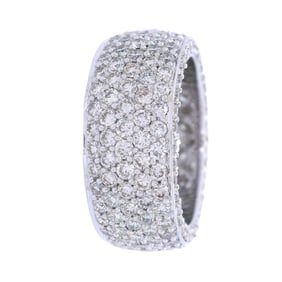 18kt white gold Band Ring with 4.94 CTS in Diamonds